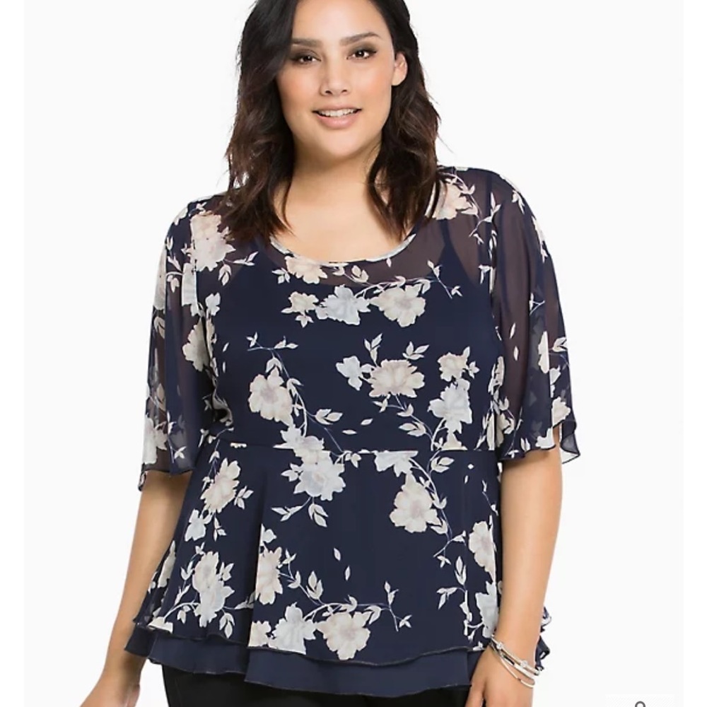 Gently used Torrid sz 1x Floral Print Chiffon Peplum Top!!